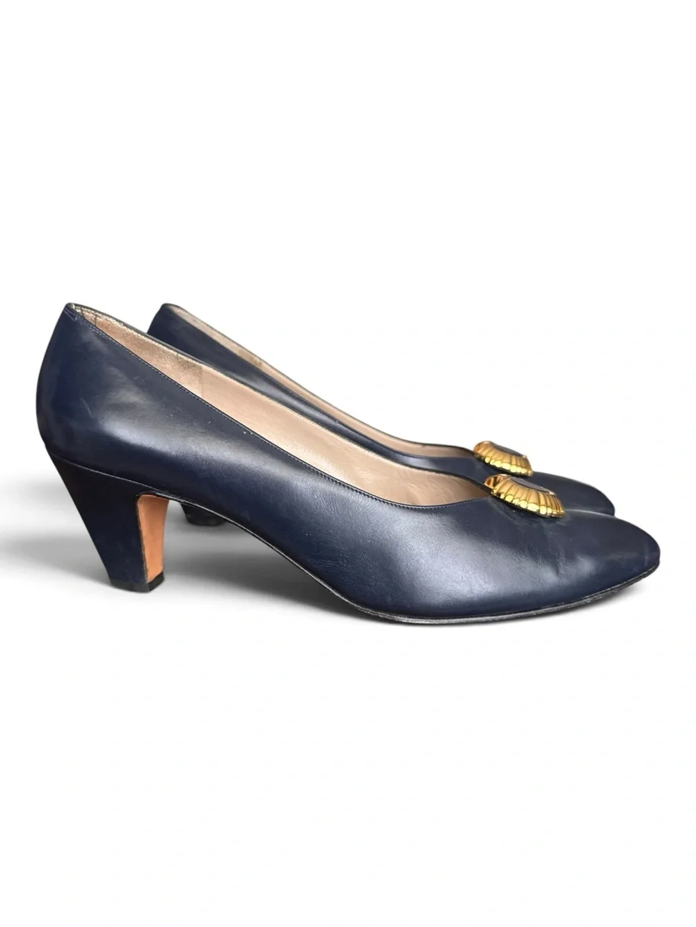 Vintage 70s Salvatore Ferragamo Navy Leather Gold Medallion Pumps 7 AA